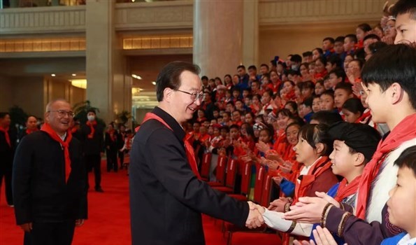 王宁会见云南省第七次少代会代表时寄语全省各族少年儿童：努力成长为德智体美劳全面发展的社会主义建设者和接班人