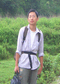 官海仙,男,汉族,1984年2月生,中共党员,西南林学院保护生物学学院消防工程专业2003级在读学生。
