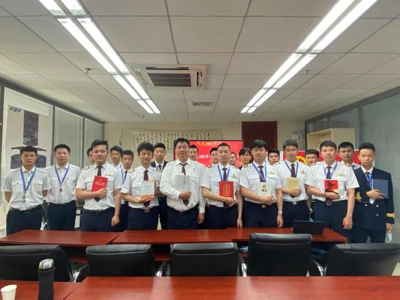 东方航空云南有限公司团委活动.jpg