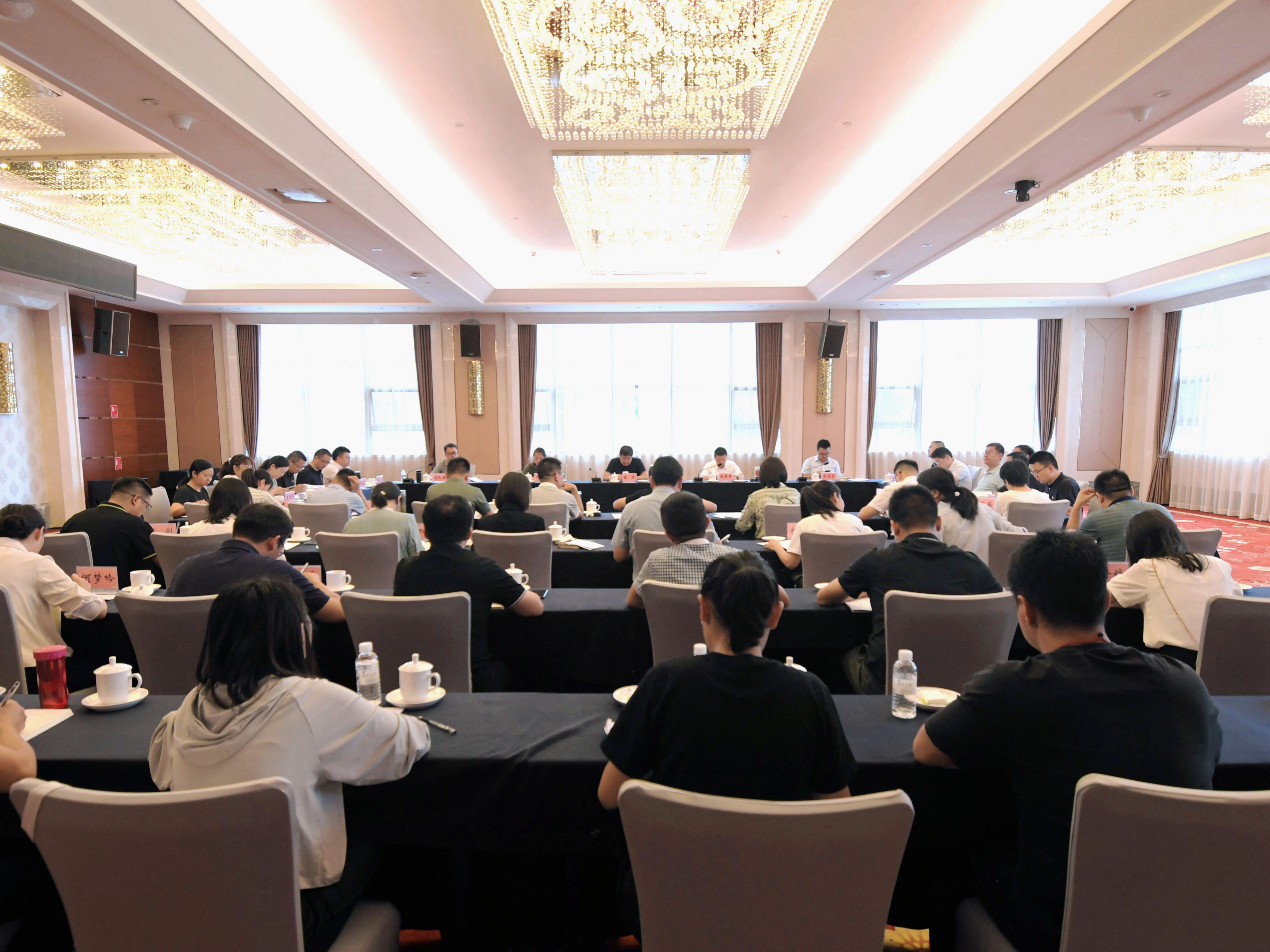图说：团省委半年工作推进会现场.jpg