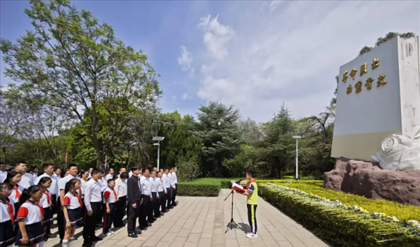 云南共青团、少先队开展“追寻·2026·清明祭英烈”主题教育实践活动